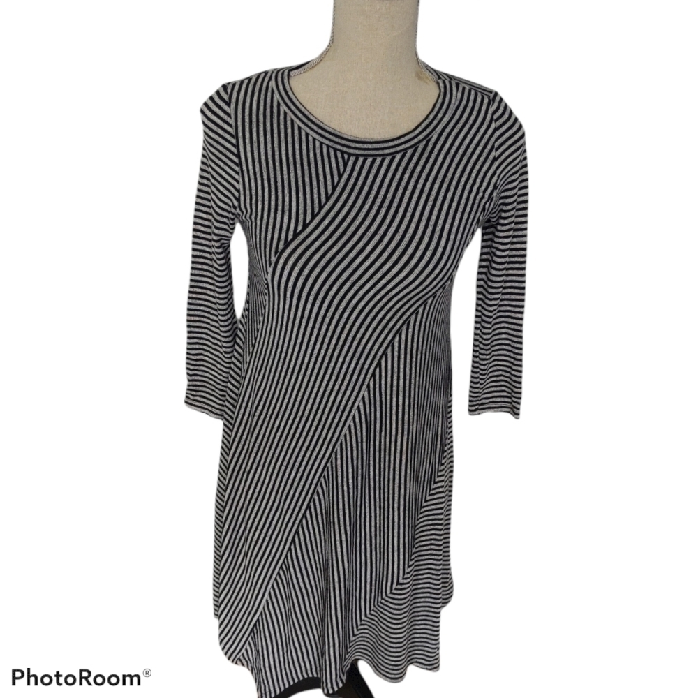 5/$25 Monteau Striped Knit Midi Dress small